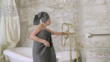 52 year-old Hairy Pussy Amateur Mrs.Gerda masturbates in the hot bath